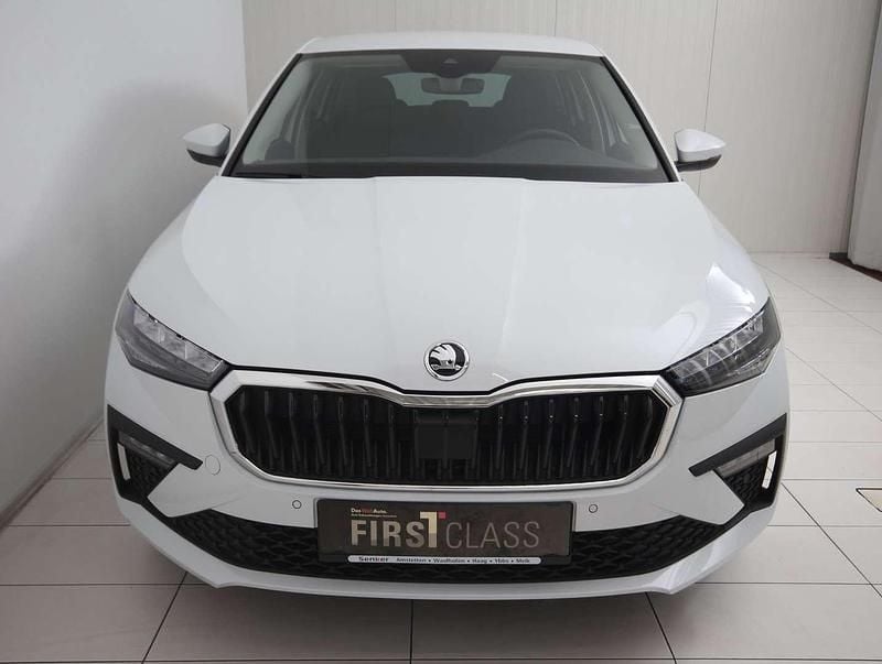 Gebraucht Skoda Scala Selection 95 PS (69 kW) 2025 Weiß Kleinwagen