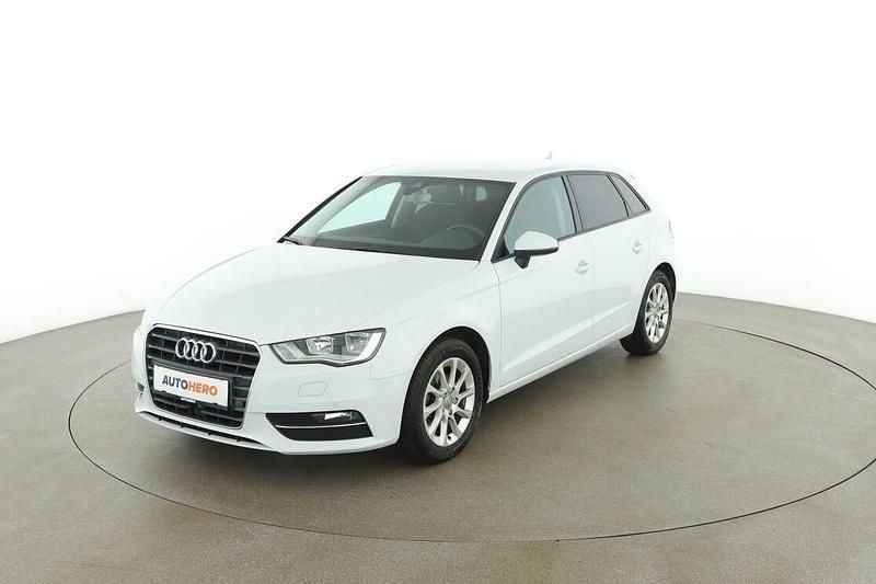 Weiß Gebraucht 2016 Audi A3 Attraction Limousine | € 13.590 (Guter Preis) - Bild 1/3