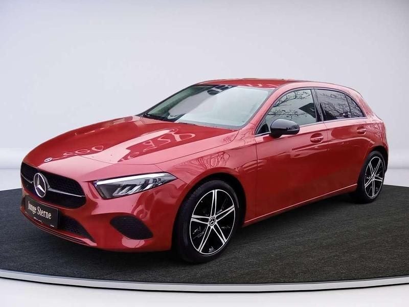 Gebraucht Mercedes A180 Progressive 136 PS (100 kW) 2024 Rot Kleinwagen