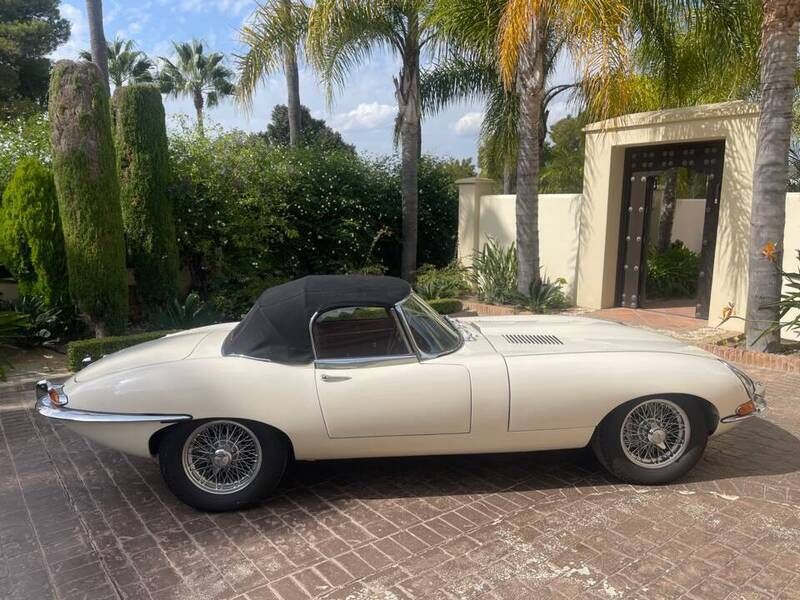 Weiß Gebraucht 1963 Jaguar E-Type Cabrio | € 256.192 - Bild 1/4