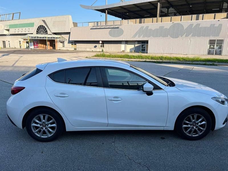 Gebraucht Mazda 3 Inclusive 105 PS (77 kW) 2016 Weiß Limousine