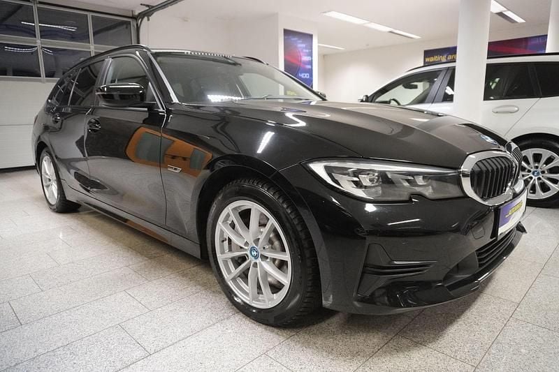 Gebraucht BMW 330e 292 PS (214 kW) 2021 Schwarz Kombi