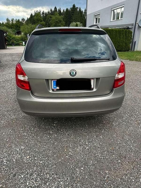 Gebraucht Skoda Fabia Family 90 PS (66 kW) 2012 Kombi