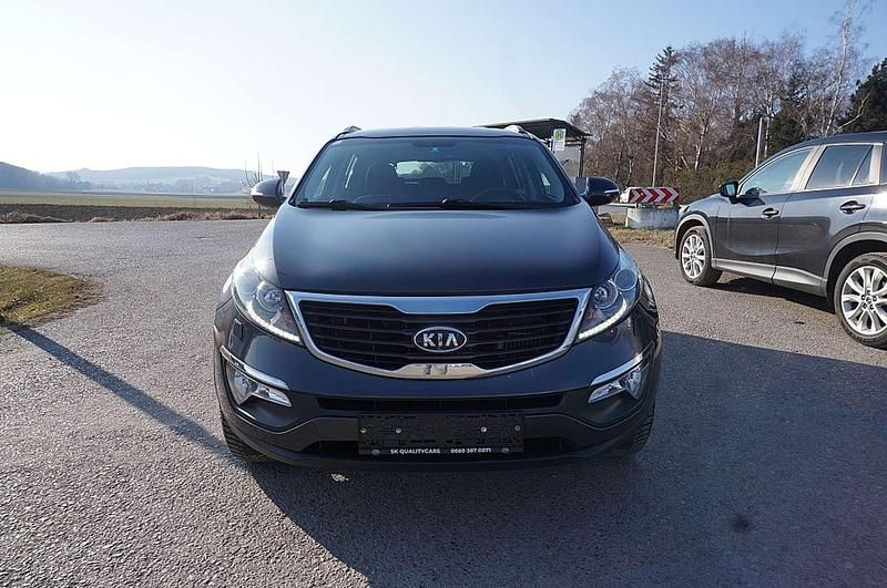 Grau Gebraucht 2011 Kia Sportage Active SUV | € 7.790 (Guter Preis) - Bild 1/4