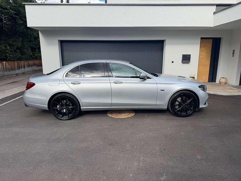 Gebraucht Mercedes E300 307 PS (225 kW) 2019 Silber Limousine