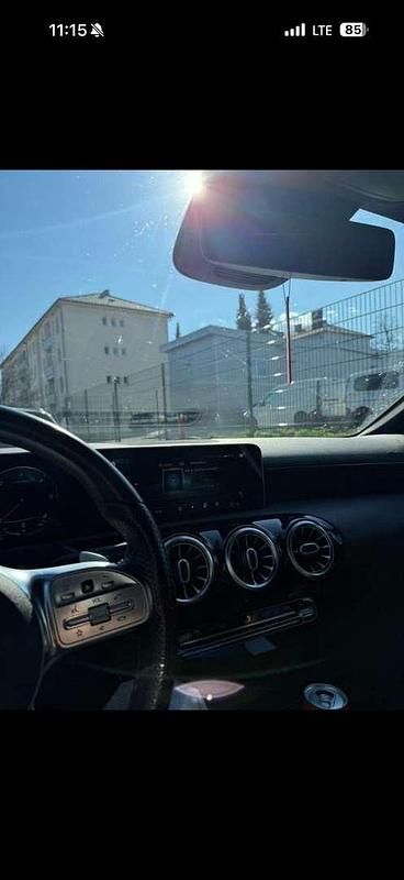 Gebraucht Mercedes A180 116 PS (85 kW) 2019 Limousine