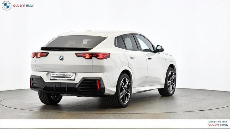 Gebraucht BMW iX2 Shadowline 150 kW (204 PS) 2025 Weiß SUV