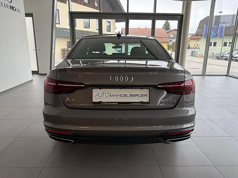 Gebraucht Audi A4 Advanced 204 PS (150 kW) 2022 Grau Limousine