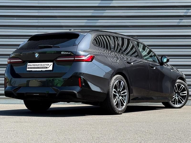 Gebraucht BMW 520 Shadowline 197 PS (144 kW) 2025 Grau Kombi