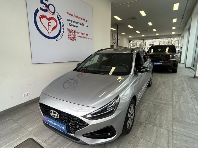 Gebraucht Hyundai i30 GO! 97 PS (71 kW) 2023 Shimmering silver Kombi