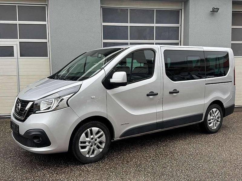 Silber Gebraucht 2019 Nissan NV300 Premium Edition Van | € 26.790 - Bild 1/4