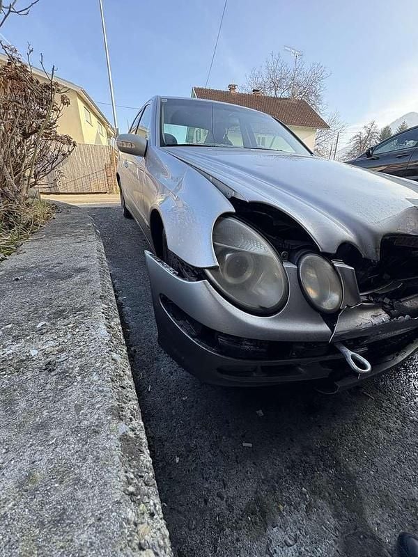 Gebraucht Mercedes E270 Elegance 177 PS (130 kW) 2003 Limousine