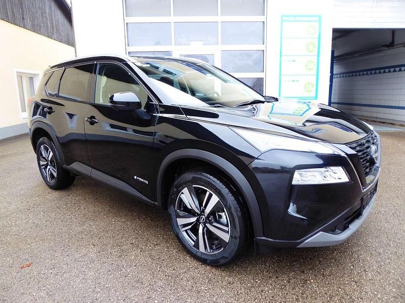 Gebraucht Nissan X-Trail N-Connecta 163 PS (119 kW) 2024 Schwarz SUV