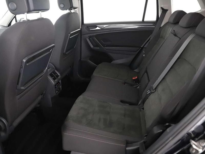 Gebraucht VW Tiguan Allspace Highline 150 PS (110 kW) 2021 Schwarz SUV