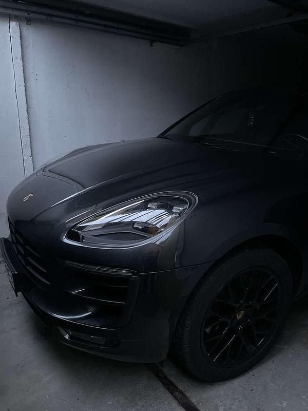 Grau Gebraucht 2018 Porsche Macan GTS SUV | € 37.000 - Bild 1/1