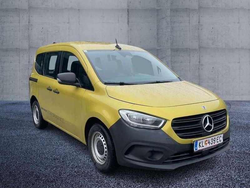 Gelb Gebraucht 2023 Mercedes Citan 110 Kombi | € 28.225 (Etwas zu teuer) - Bild 1/4