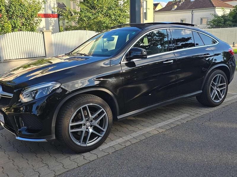 Schwarz Gebraucht 2017 Mercedes GLE350 Coupé | € 35.900 - Bild 1/4
