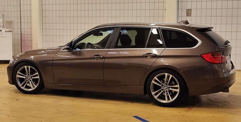 Gebraucht BMW 318 143 PS (105 kW) 2014 Braun Kombi
