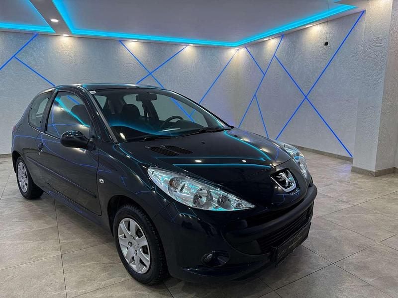 Grau Gebraucht 2009 Peugeot 206 Limousine | € 2.990 (Guter Preis) - Bild 1/4