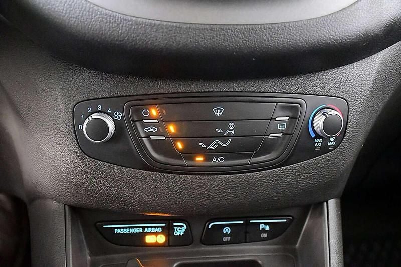 Gebraucht Ford Transit Trend 75 PS (55 kW) 2020 Weiß Van