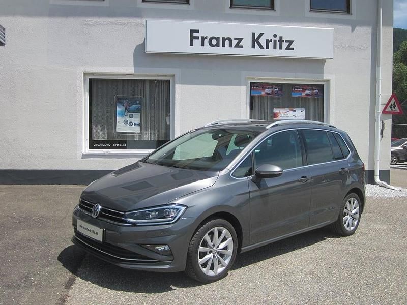 Dunkelgrau metallic Gebraucht 2019 VW Golf VII Highline Limousine | € 17.490 (Guter Preis) - Bild 1/4