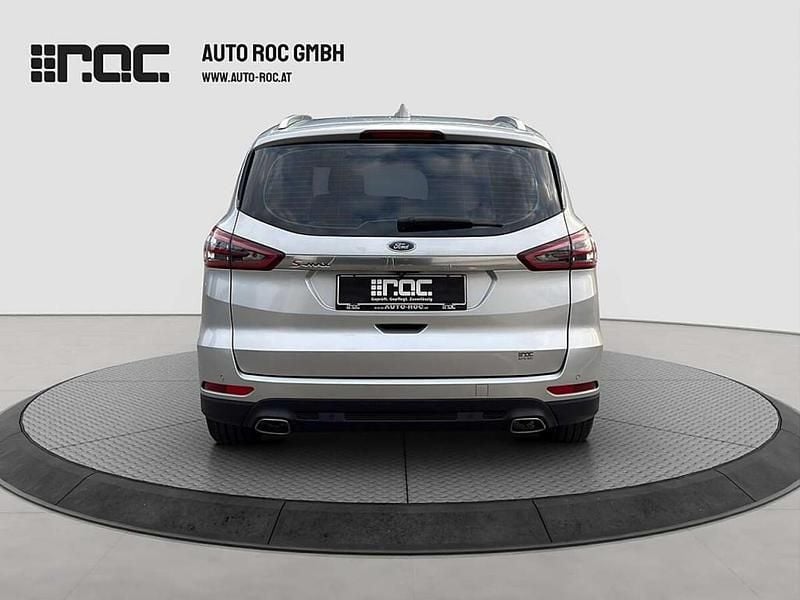 Gebraucht Ford S-MAX Titanium 190 PS (139 kW) 2020 Silber Van / Kleinbus