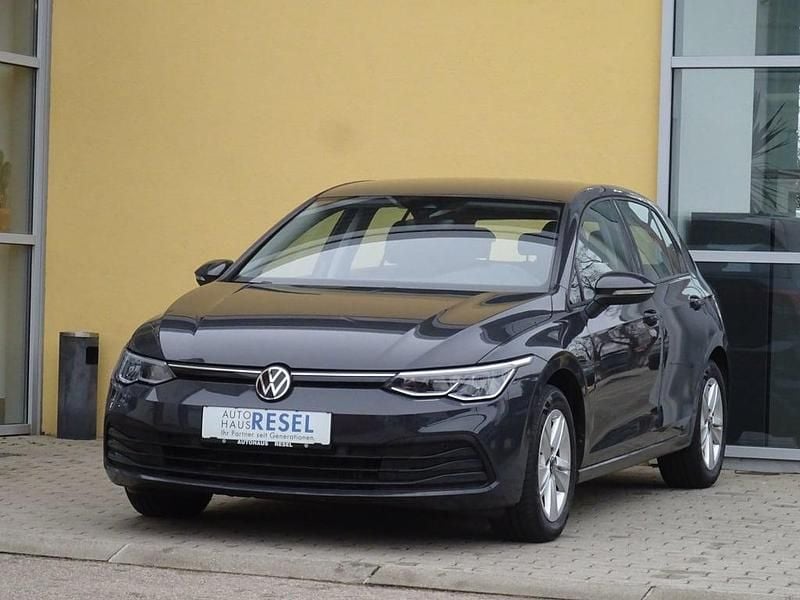 Gebraucht VW Golf VIII Life 115 PS (84 kW) 2022 Mittelgrau  normal
