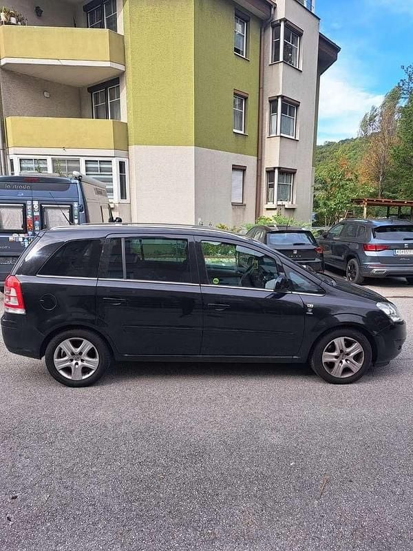 Gebraucht Opel Zafira Edition 110 PS (80 kW) 2010 Van / Kleinbus