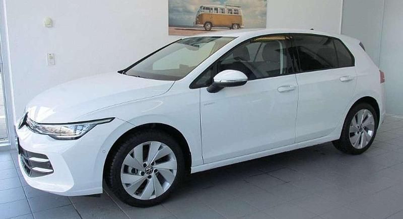 Gebraucht VW Golf VIII 116 PS (85 kW) 2024 Weiß Limousine