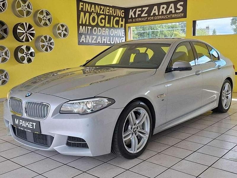Silber Gebraucht 2013 BMW M550 M Sport Limousine | € 17.500 - Bild 1/4