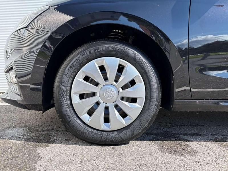 Neu Skoda Fabia Essence 80 PS (58 kW) 2025 Schwarz  metallicperleffektno Limousine