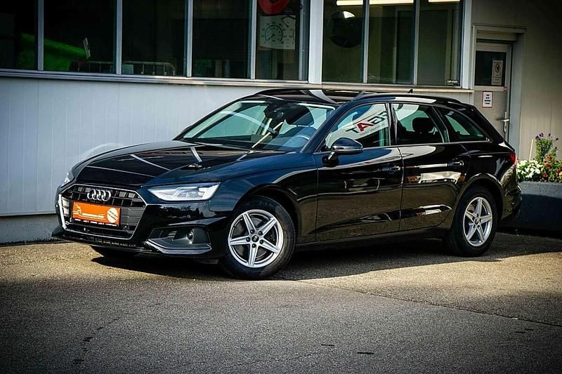 Gebraucht Audi A4 163 PS (119 kW) 2023 Schwarz Kombi