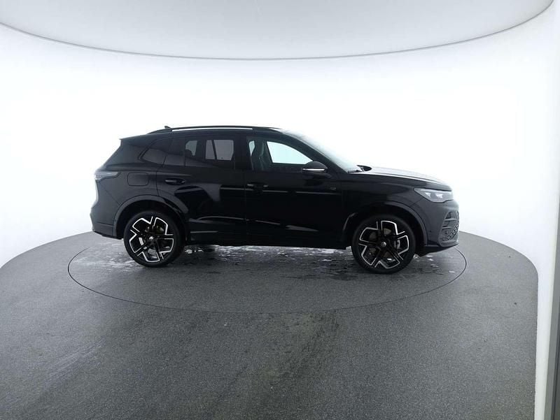 Gebraucht VW Tiguan Sport 193 PS (141 kW) 2025 Schwarz SUV