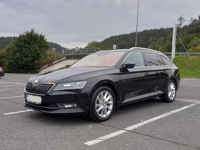Gebraucht Skoda Superb Style 120 PS (88 kW) 2018 Schwarz Kombi