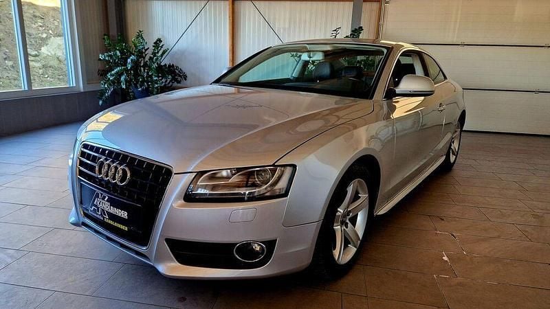 Silber Gebraucht 2009 Audi A5 Coupé | € 7.999 (Superpreis) - Bild 1/4