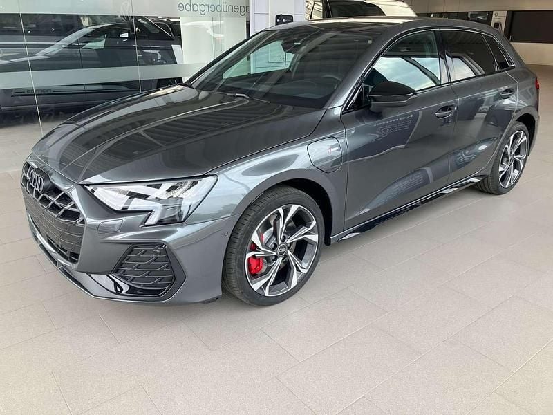 Gebraucht Audi A3 S-Line 177 PS (130 kW) 2025 Grau Limousine