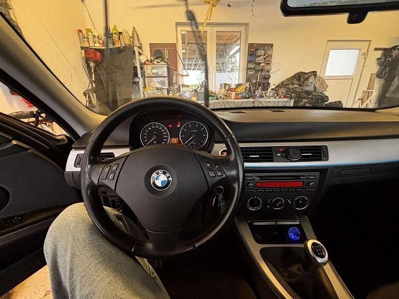 Gebraucht BMW 318 129 PS (94 kW) 2006 Limousine