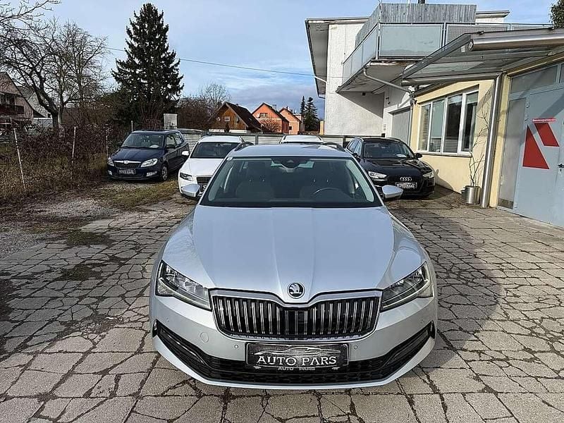 Gebraucht Skoda Superb 150 PS (110 kW) 2020 Silber Kombi