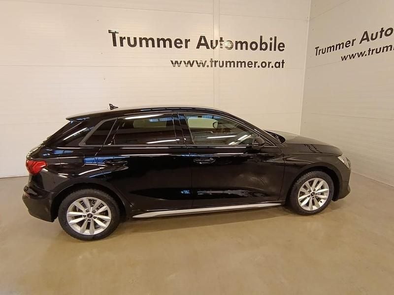 Neu Audi A3 Ambiente 116 PS (85 kW) 2026 Schwarz  normal Limousine