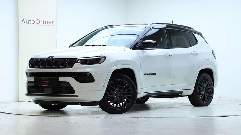 Weiß Gebraucht 2022 Jeep Compass SUV | € 29.990 (Teuer) - Bild 1/4