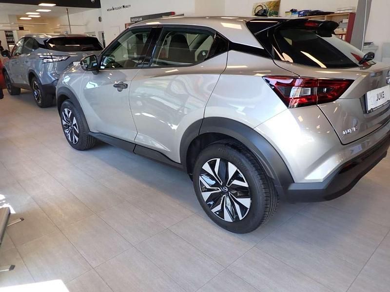 Neu Nissan Juke Acenta+ 113 PS (83 kW) 2025 Silber SUV