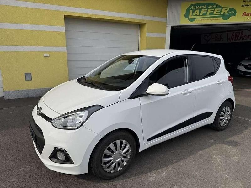 Gebraucht Hyundai i10 GO! 87 PS (63 kW) 2016 Weiß Kleinwagen