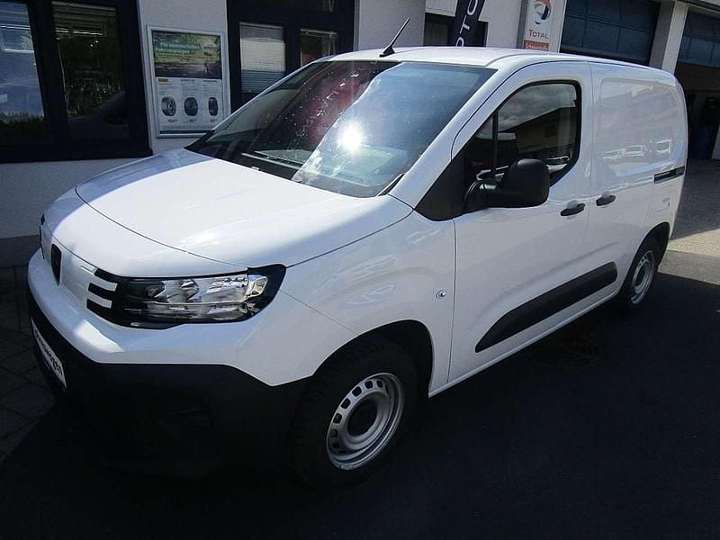 Gebraucht Peugeot Partner S 99 PS (72 kW) 2024 Weiß Van / Kleinbus