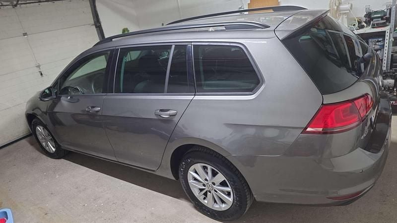 Grau Gebraucht 2014 VW Golf VII Comfortline Kombi | € 13.000 - Bild 1/4