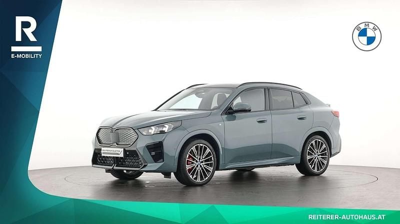 Gebraucht BMW iX2 Luxury Line 225 kW (306 PS) 2024 Grün SUV