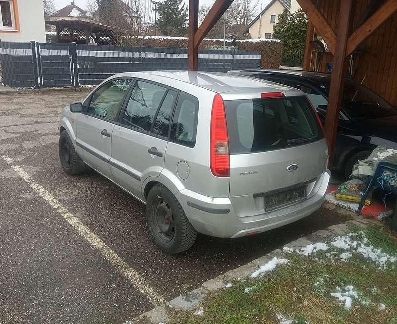 Gebraucht Ford Fusion Trend 80 PS (58 kW) 2002 Silber Kleinwagen