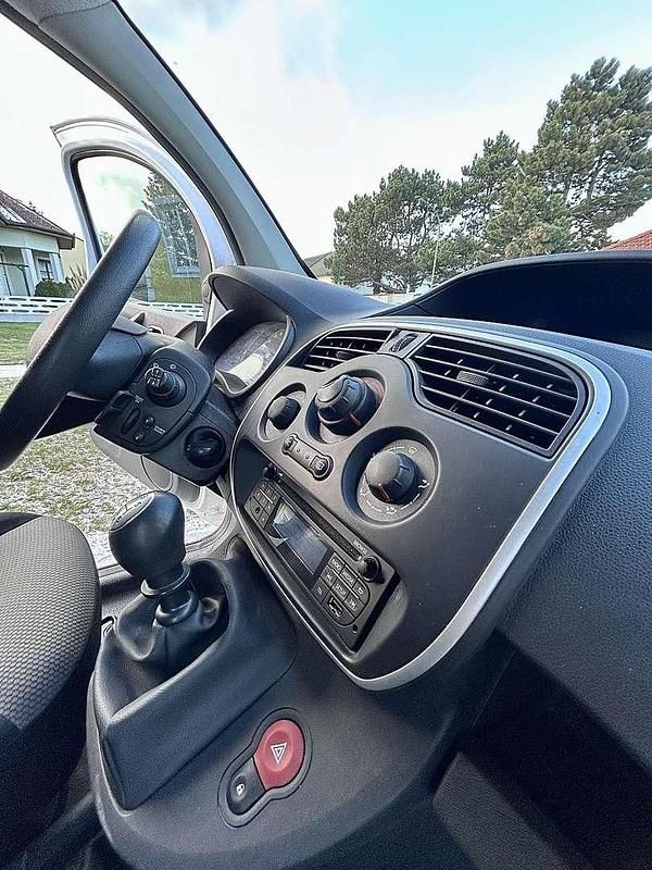 Gebraucht Renault Kangoo 95 PS (69 kW) 2022 Weiß Van