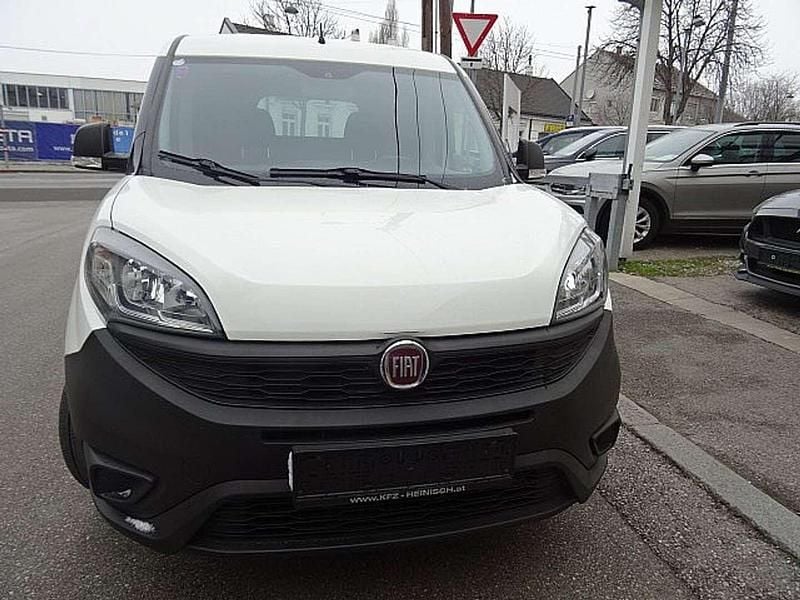 Weiß Gebraucht 2018 Fiat Doblò Van / Kleinbus | € 5.990 (Guter Preis) - Bild 1/4