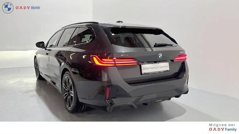 Gebraucht BMW 520 M Sport 197 PS (144 kW) 2025 Blau Kombi