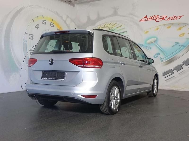 Gebraucht VW Touran 150 PS (110 kW) 2021 Reflexsilber metallic Van / Kleinbus